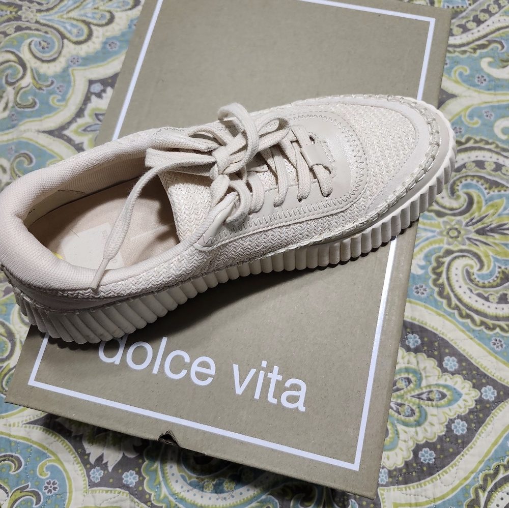 Women's Dolen Platform Lace up Sneakers